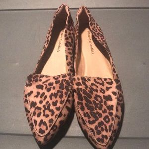 Leopard Pointed Flats